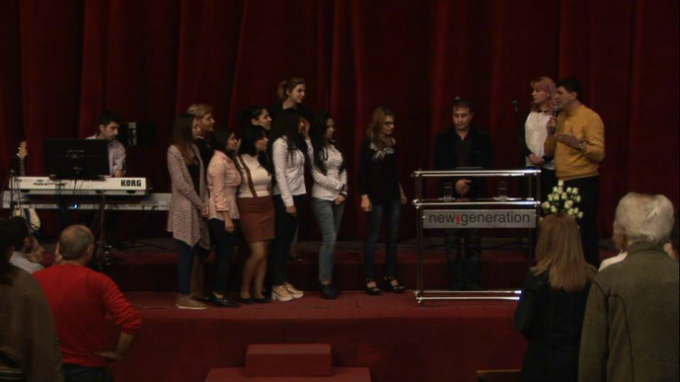 Հոկտեմբերի 25-ին Տիգրան Թադևոսյանը օրհնեց և շնորհավորեց Միջազգային աստվածաշնչյան քոլեջի առաջին կուրսի ուսանողներին: